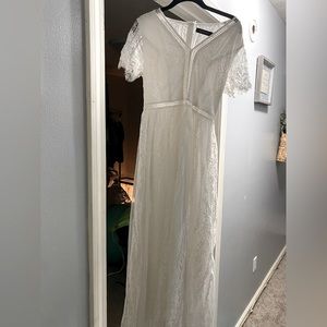 Women’s floral lace maxi dress, short sleeve.